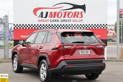 2020 Toyota RAV4 - Thumbnail