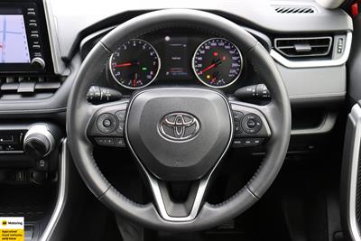 2020 Toyota RAV4 - Thumbnail