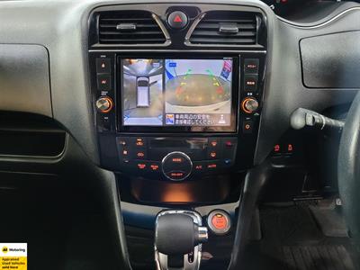 2016 Nissan Serena - Thumbnail
