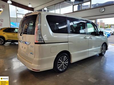 2016 Nissan Serena - Thumbnail