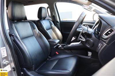 2024 Mitsubishi Pajero Sport - Thumbnail