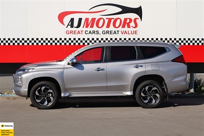 2024 Mitsubishi Pajero Sport - Thumbnail