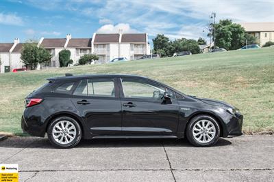 2019 Toyota Corolla - Thumbnail