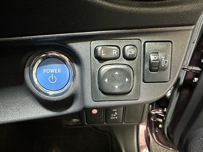 2015 Toyota Aqua - Thumbnail