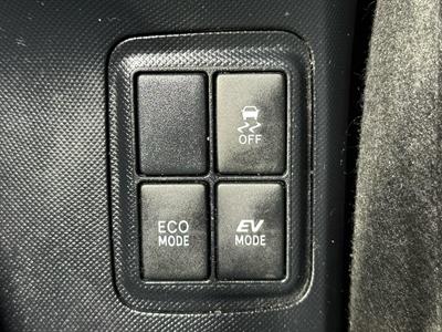 2015 Toyota Aqua - Thumbnail