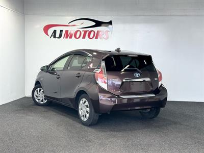 2015 Toyota Aqua - Thumbnail