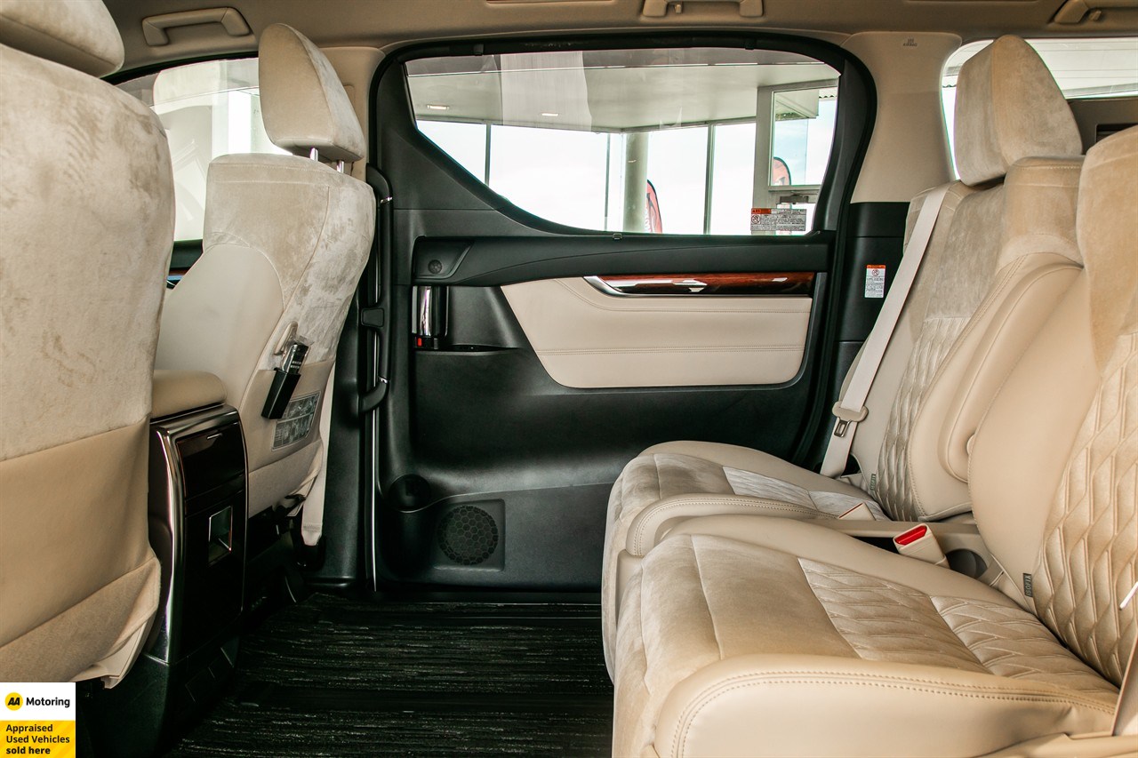2015 Toyota Vellfire