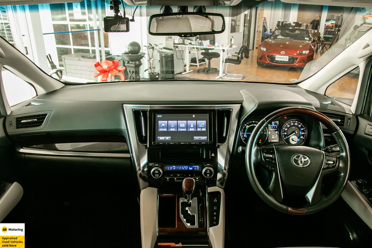 2015 Toyota Vellfire