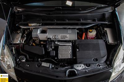 2012 Toyota Prius - Thumbnail