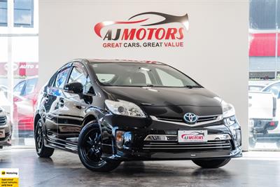 2012 Toyota Prius - Thumbnail