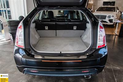 2012 Toyota Prius - Thumbnail