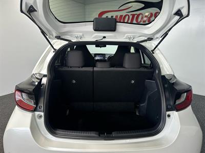 2020 Toyota Yaris - Thumbnail