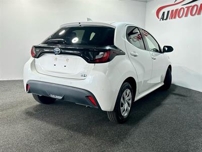 2020 Toyota Yaris - Thumbnail