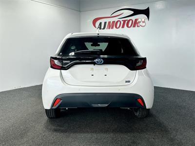 2020 Toyota Yaris - Thumbnail