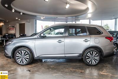 2020 Mitsubishi Outlander - Thumbnail