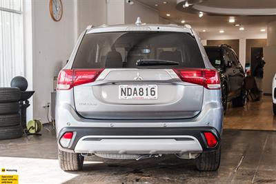 2020 Mitsubishi Outlander - Thumbnail