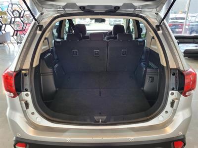 2021 Mitsubishi Outlander - Thumbnail