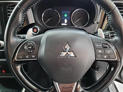 2021 Mitsubishi Outlander - Thumbnail