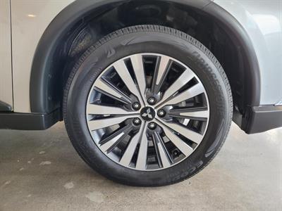 2021 Mitsubishi Outlander - Thumbnail