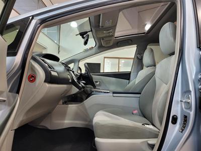 2012 Toyota Prius - Thumbnail