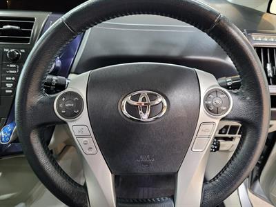 2012 Toyota Prius - Thumbnail