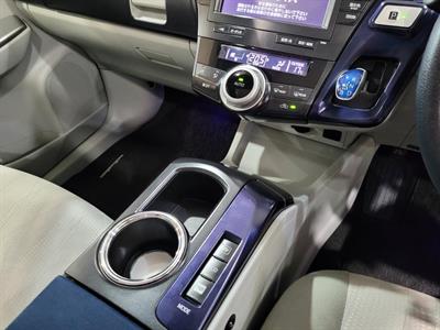 2012 Toyota Prius - Thumbnail