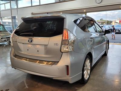 2012 Toyota Prius - Thumbnail