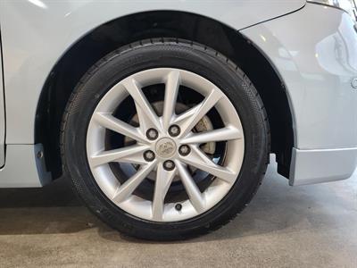 2012 Toyota Prius - Thumbnail