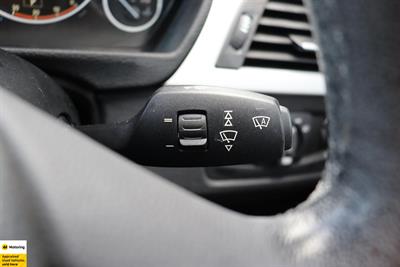 2012 BMW 320i - Thumbnail