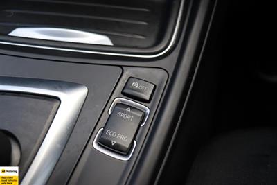 2012 BMW 320i - Thumbnail