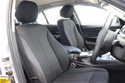 2012 BMW 320i - Thumbnail