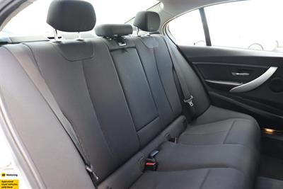 2012 BMW 320i - Thumbnail