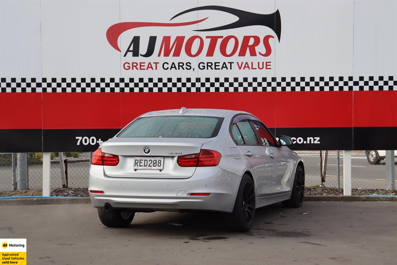 2012 BMW 320i