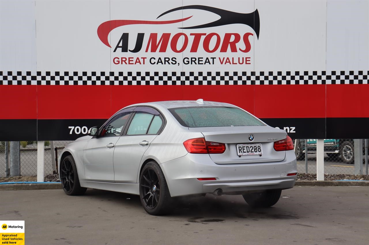 2012 BMW 320i