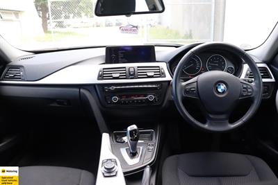 2012 BMW 320i - Thumbnail