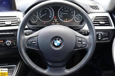2012 BMW 320i - Thumbnail