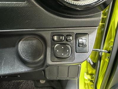 2017 Toyota Aqua - Thumbnail