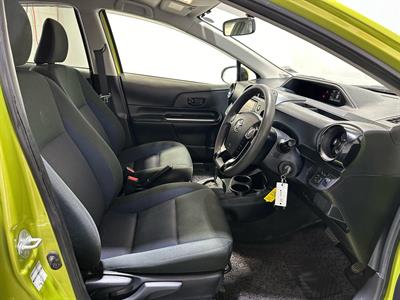 2017 Toyota Aqua - Thumbnail