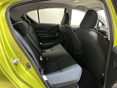 2017 Toyota Aqua - Thumbnail