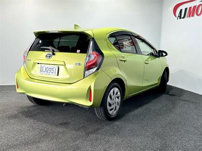 2017 Toyota Aqua - Thumbnail