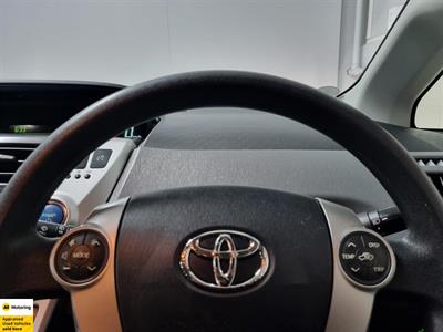 2012 Toyota Prius - Thumbnail