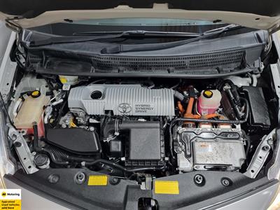 2012 Toyota Prius - Thumbnail