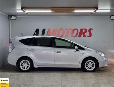 2012 Toyota Prius - Thumbnail