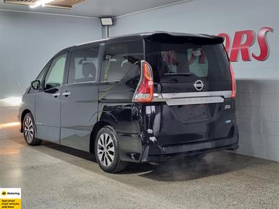 2017 Nissan Serena - Thumbnail