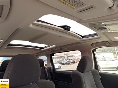 2012 Toyota Vellfire - Thumbnail