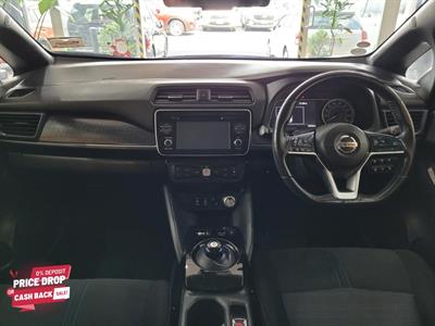 2017 Nissan Leaf - Thumbnail
