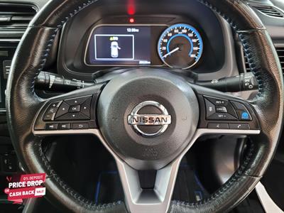 2017 Nissan Leaf - Thumbnail