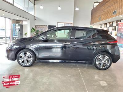 2017 Nissan Leaf - Thumbnail