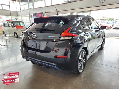 2017 Nissan Leaf - Thumbnail