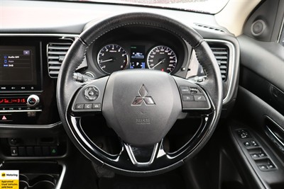 2022 Mitsubishi Outlander - Thumbnail